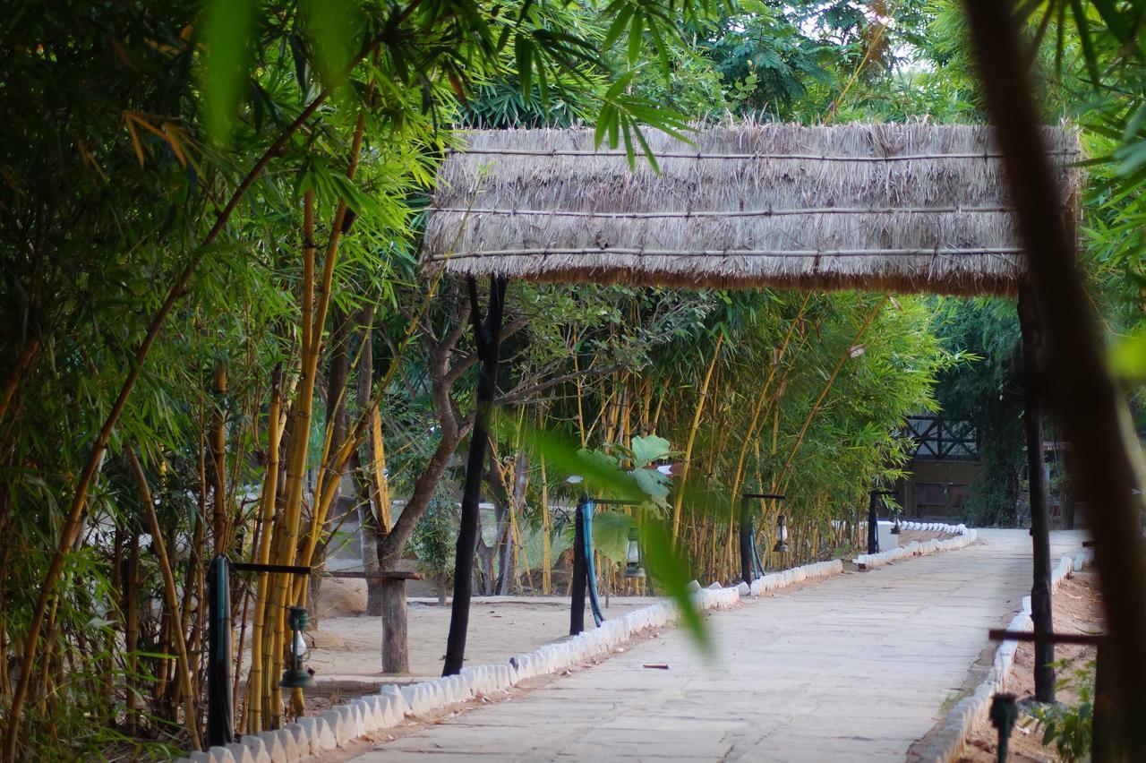 Mogli Resort Канха Экстерьер фото